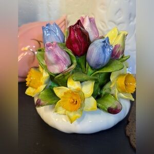 Aynsley Fine Bone China floral figurine hand-painted tulips and daffodils